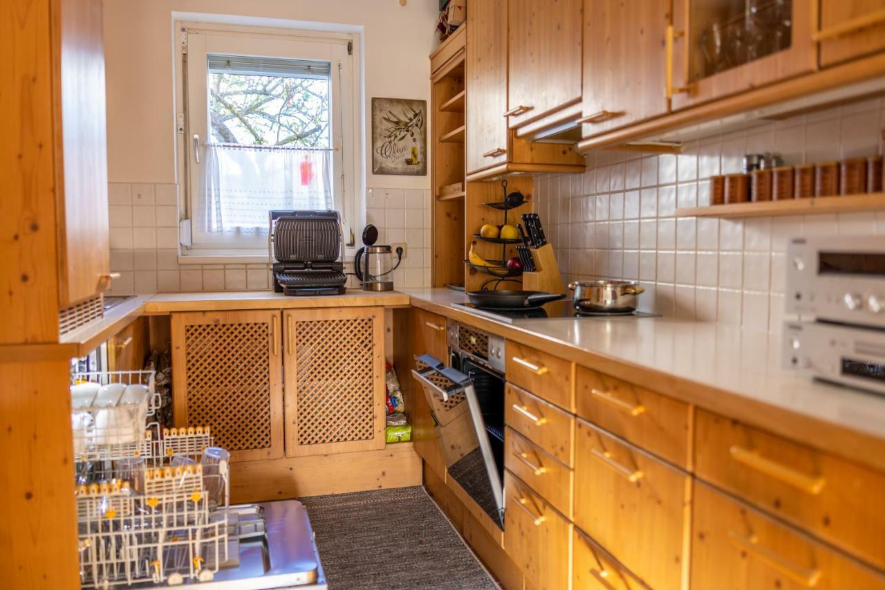 Town House Near Metro & Vienna City Center ภายนอก รูปภาพ